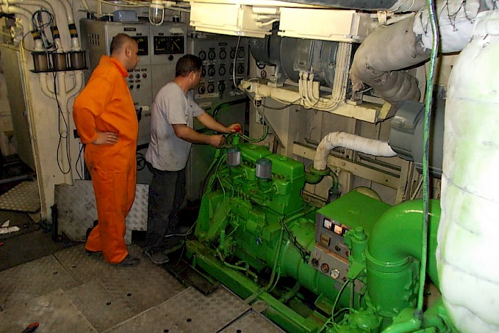 tms-marine-service-motor-service-002