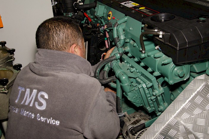 tms-marine-service-motor-service-005