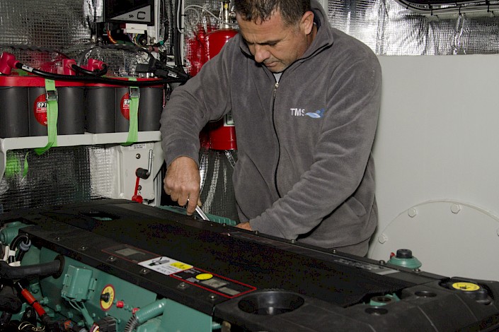tms-marine-service-motor-service-006