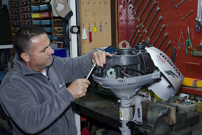 tms-marine-service-outboard-engine-001